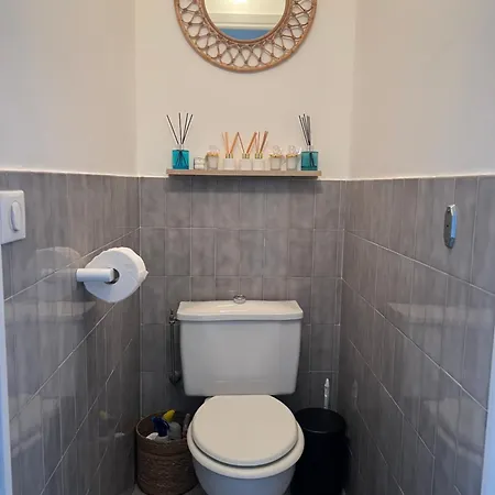 Apartment Face A La *